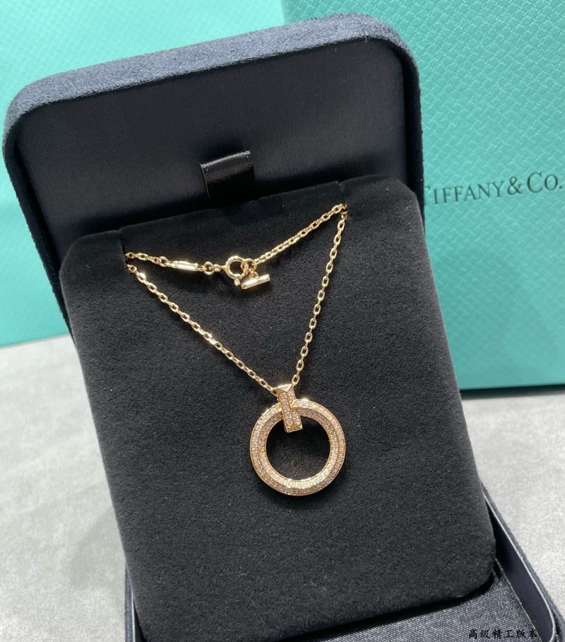 T*f*ny necklaces